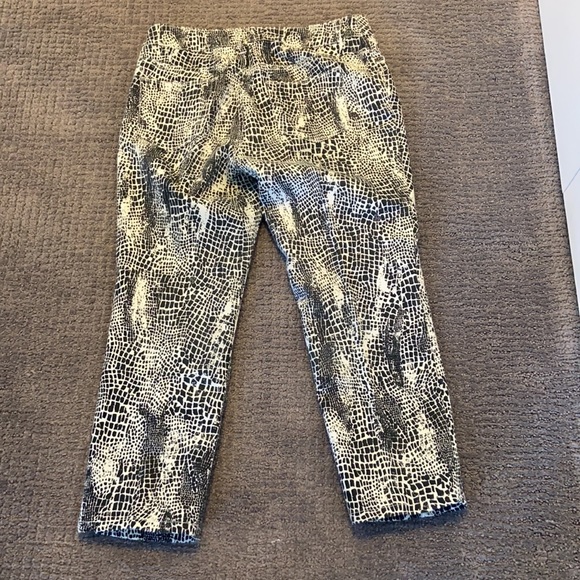 Chico’s Women’s Black and White Printed Platinum Denim Jeans 0 - Picture 3 of 8